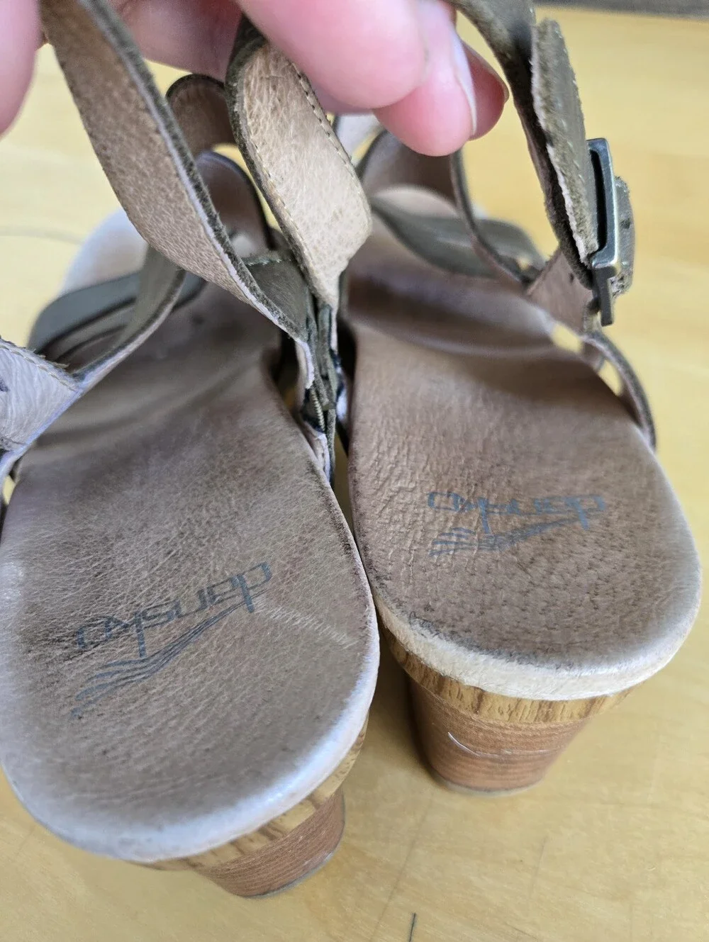 Dansko Womens Ashlee Sandal Burnished Size 40 Calf Olive 3320-281500